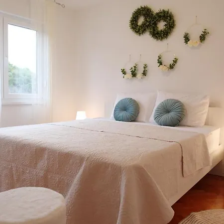 Appartement Arena With 3 Bedrooms In The Center