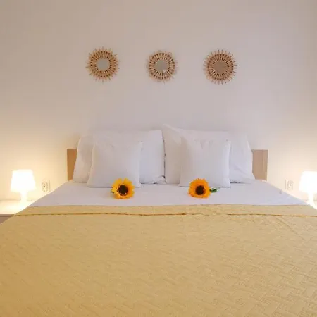 Arena With 3 Bedrooms In The Center بولا