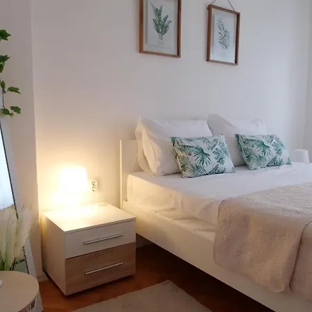 Arena With 3 Bedrooms In The Center Apartment *