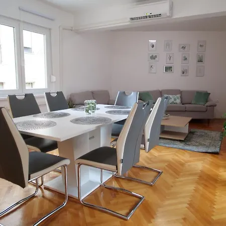 Arena With 3 Bedrooms In The Center Апартаменты *